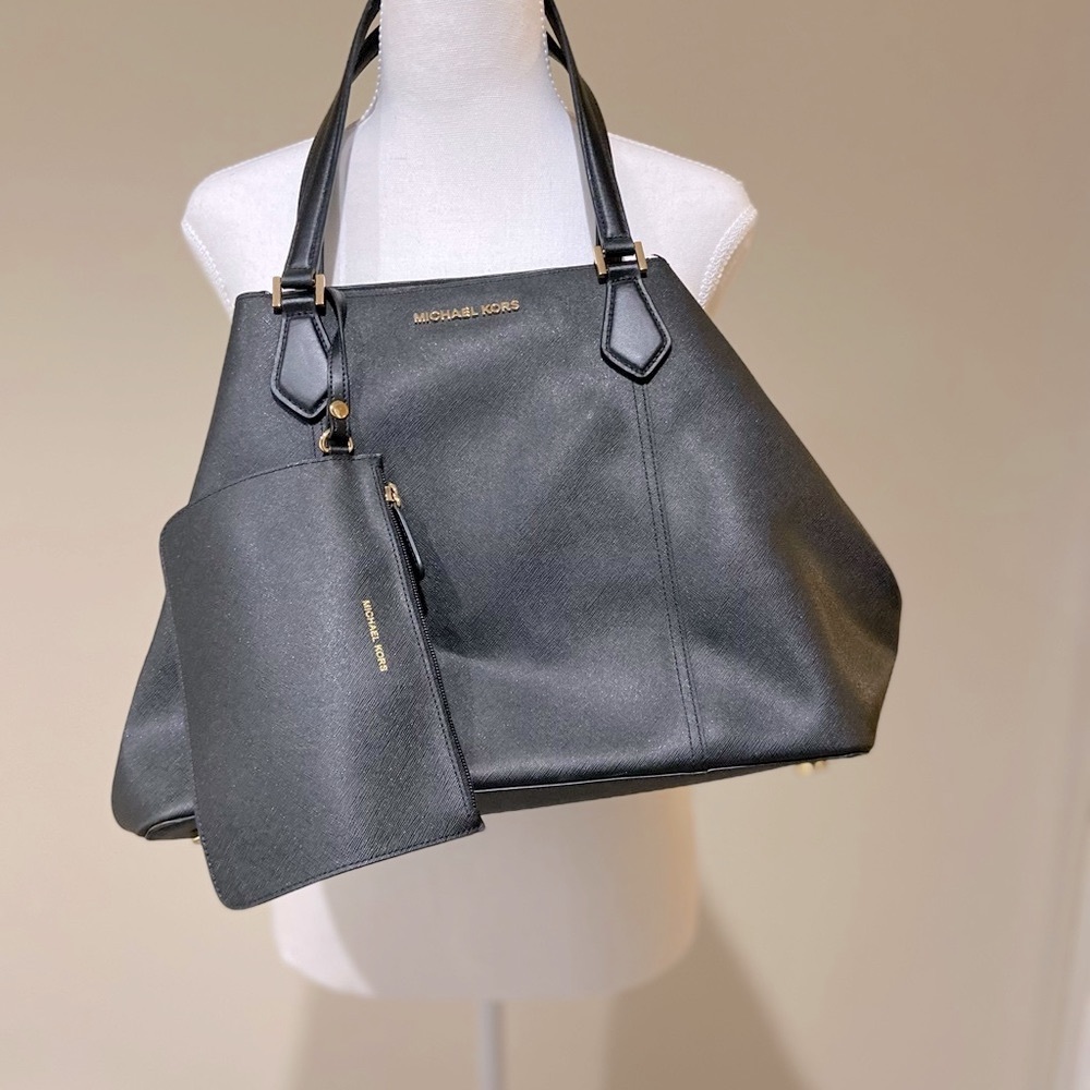 Michael Kors - Picture 2 of 7